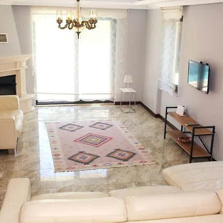 Luxury 5 Minutes From Scenic Town Center And River Βίλα
