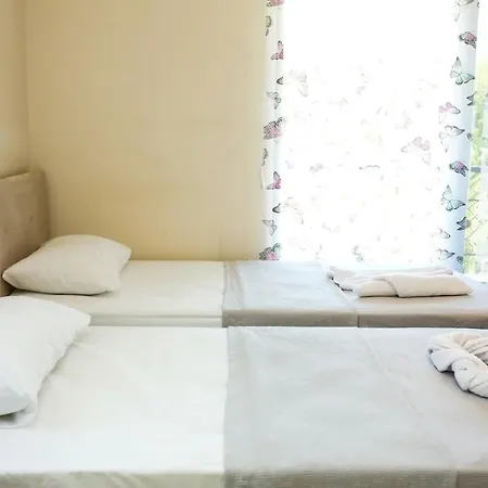 Luxury 5 Minutes From Scenic Town Center And River *