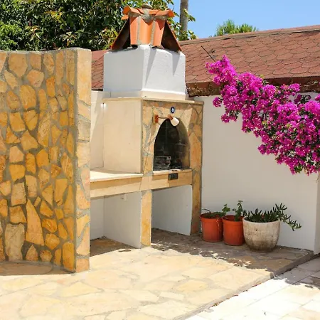 Βίλα Luxury 5 Minutes From Scenic Town Center And River