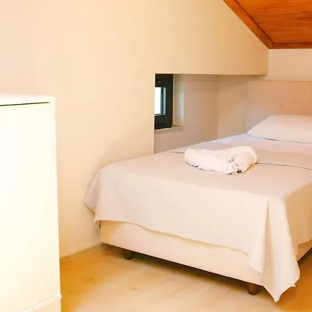 Luxury 5 Minutes From Scenic Town Center And River 别墅 *
