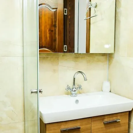 Luxury 5 Minutes From Scenic Town Center And River 别墅 *