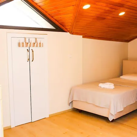 Luxury 5 Minutes From Scenic Town Center And River 别墅 *